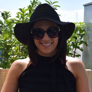 Meet your Posher, Christine